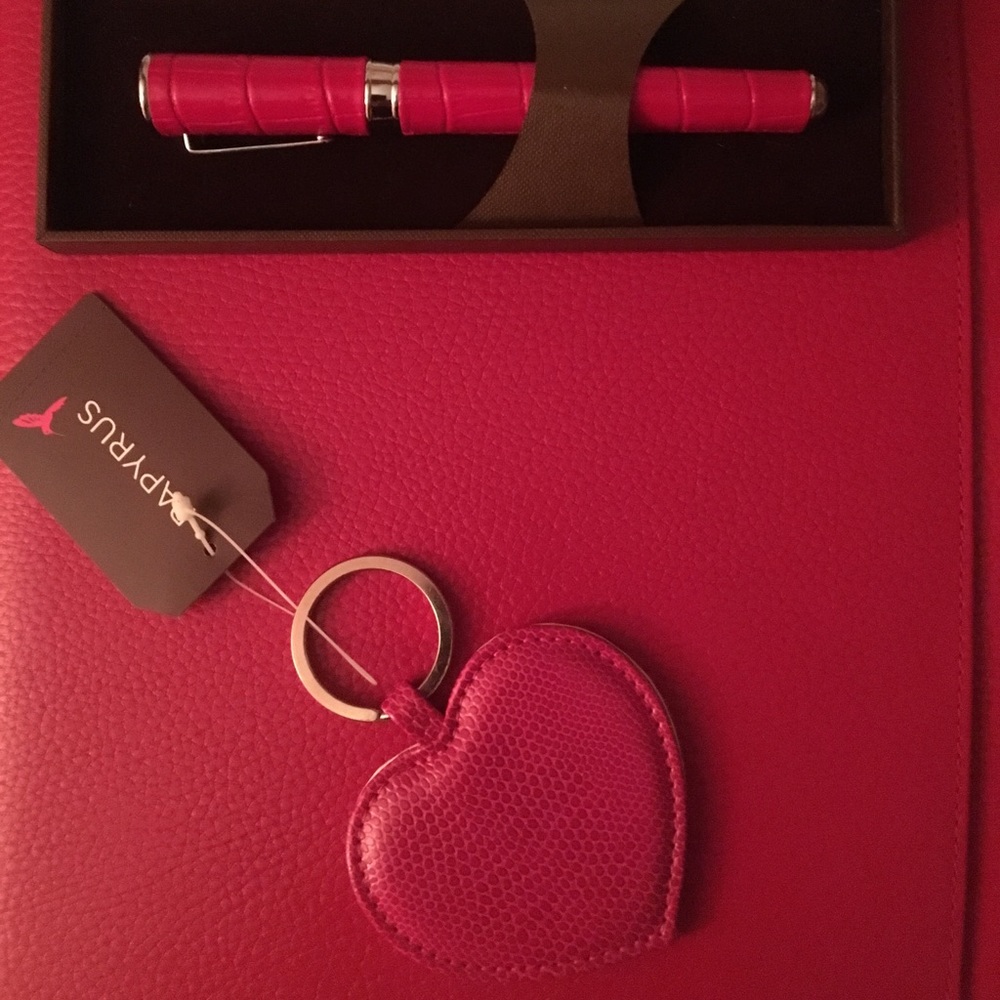 Red Pen & keychain. - Picture 2 of 3